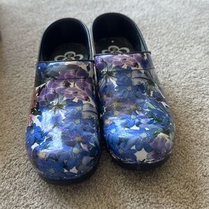 Sanita sz39 clogs like new